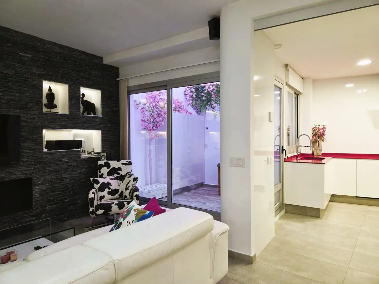 Sala d'estar de Casa o xalet de lloguer en Sueca amb Aire condicionat, Terrassa i Moblat