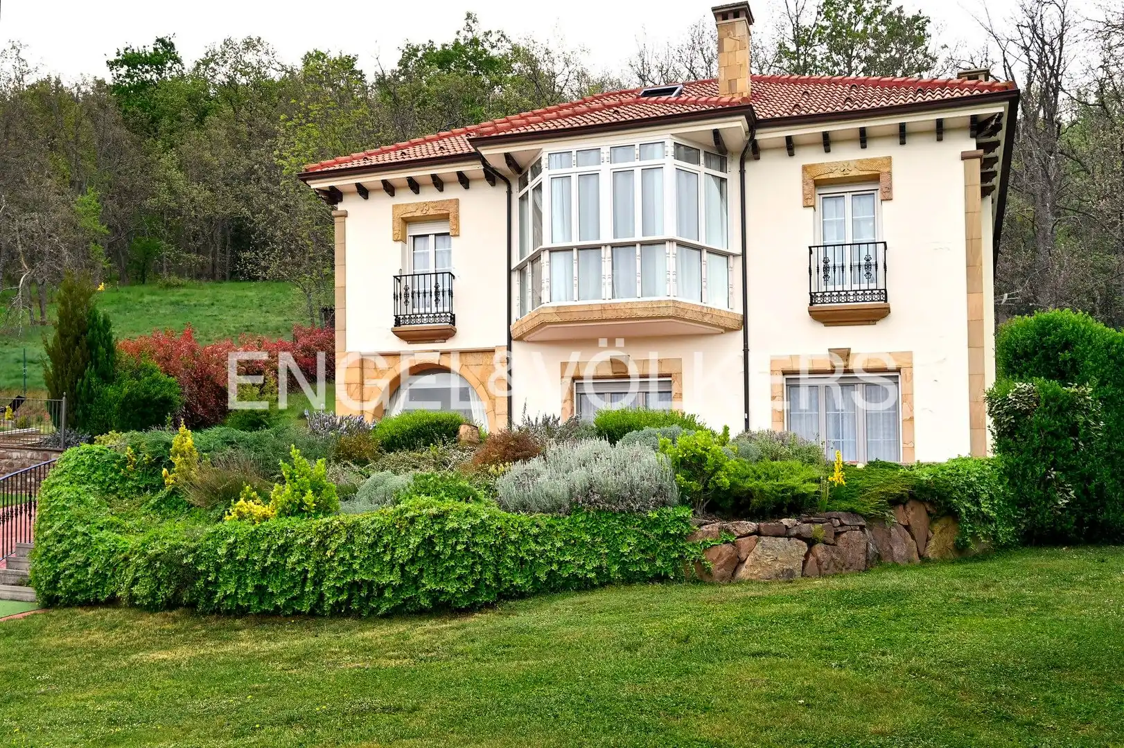 Vista exterior de Casa o chalet en venta en Reinosa con Aire acondicionado, Calefacción y Jardín privado