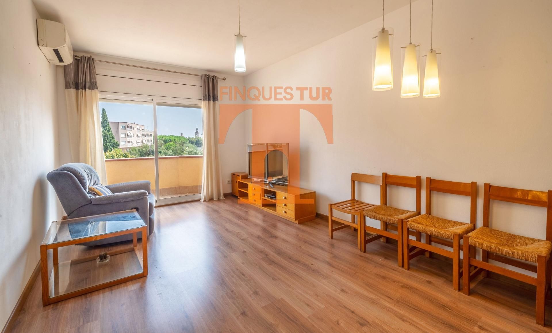 Vista exterior de Piso de alquiler en Premià de Mar con Aire acondicionado, Parquet y Terraza