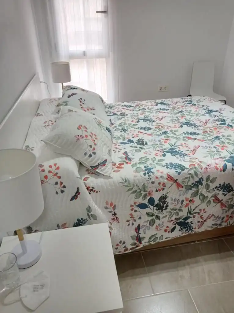 Habitación de Piso de alquiler en Roquetas de Mar con Calefacción, Terraza y Piscina