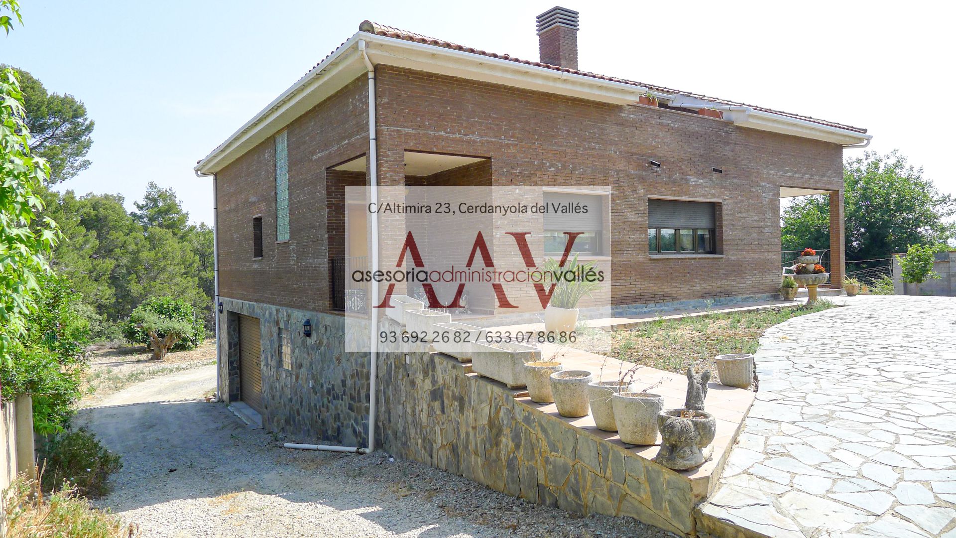Vista exterior de Casa o chalet en venta en Cerdanyola del Vallès con Aire acondicionado, Calefacción y Jardín privado