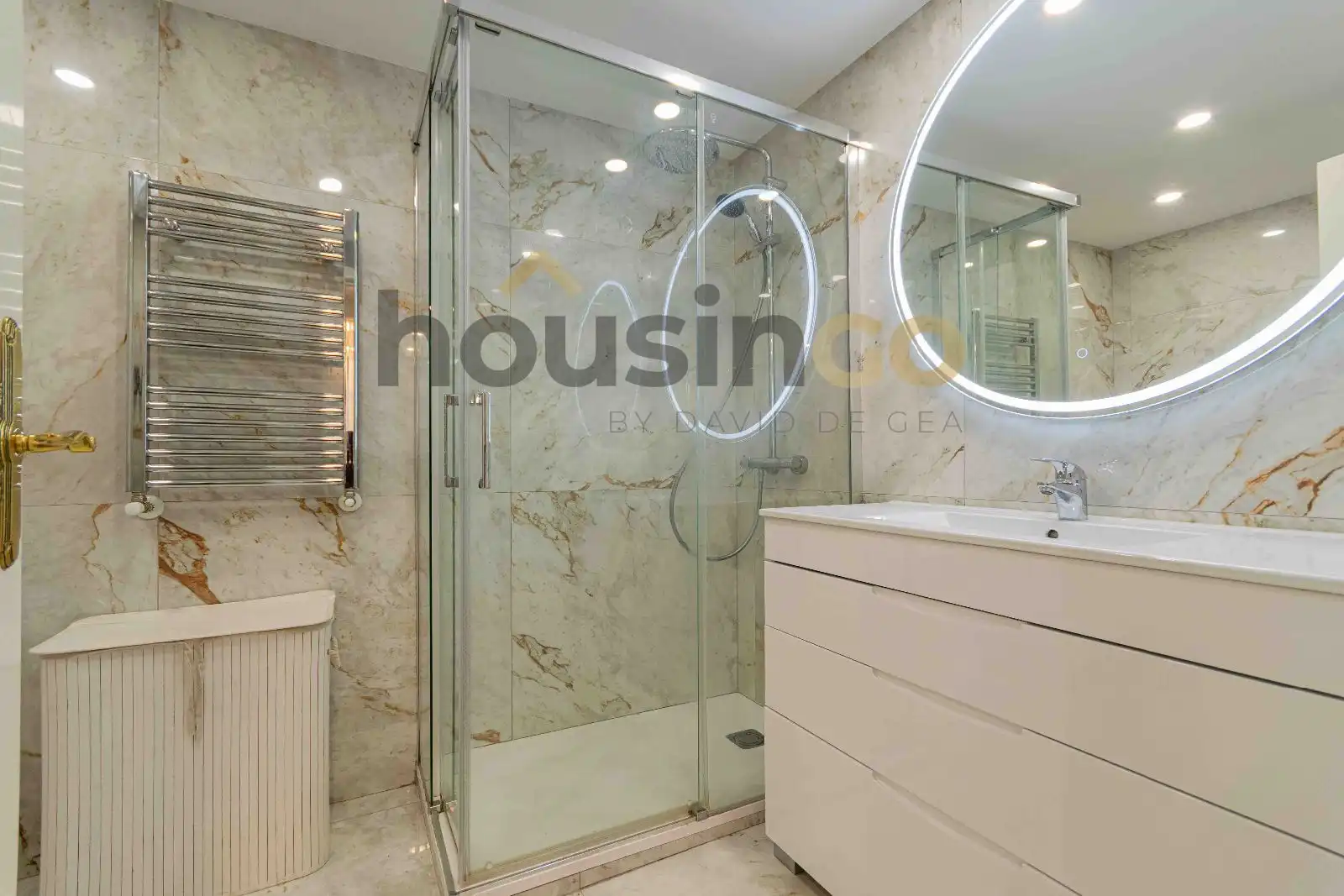 Bany de Apartament de lloguer en Madrid amb Aire condicionat, Calefacció i Moblat