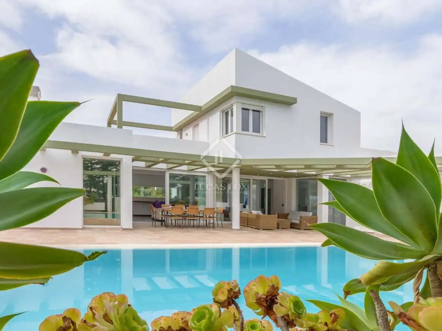 Vista exterior de Casa o xalet en venda en Ciutadella de Menorca amb Aire condicionat, Calefacció i Jardí privat