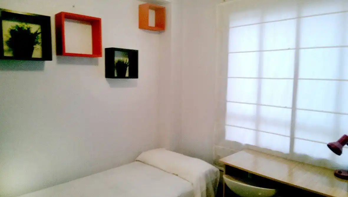 Flat with terrace to rent in Plaza de Honduras, imagen 8