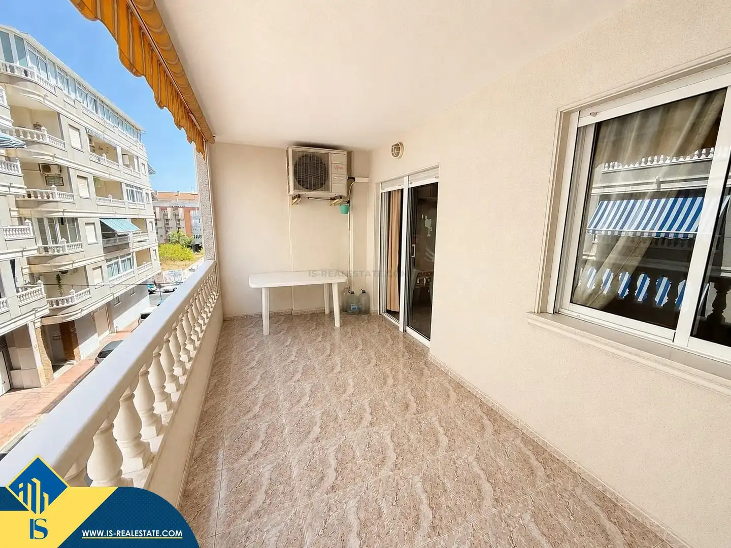 Flat with terrace for sale in Playa del Cura