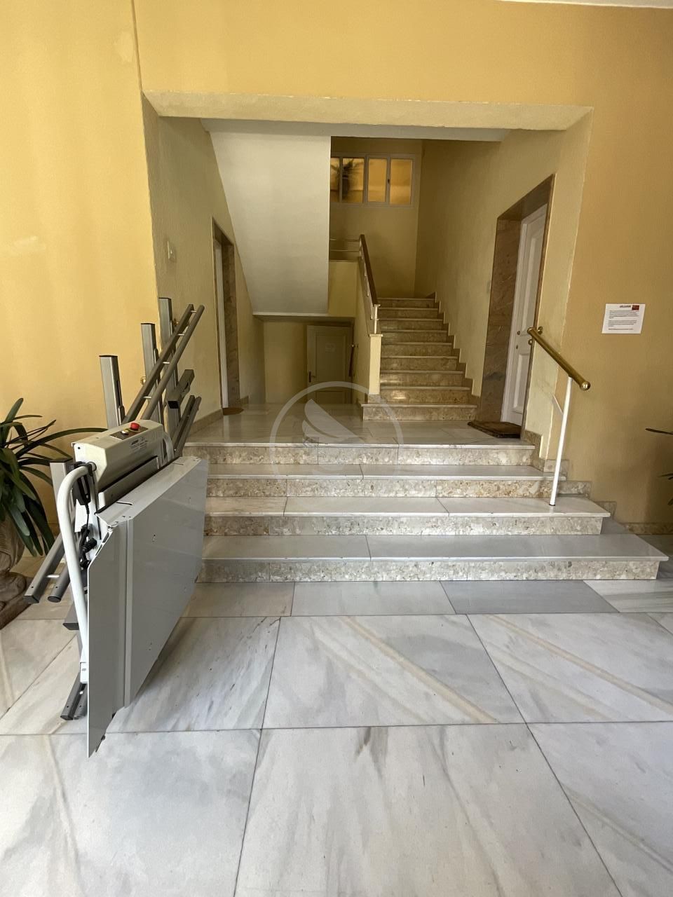 Planta baixa en venda en Linares amb Moblat