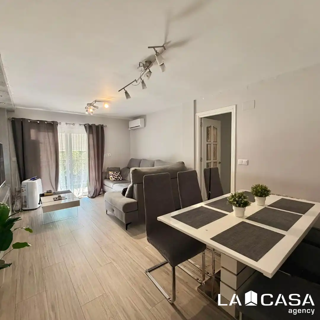 Living room of Flat for sale in Sevilla  with Heating and Terrace