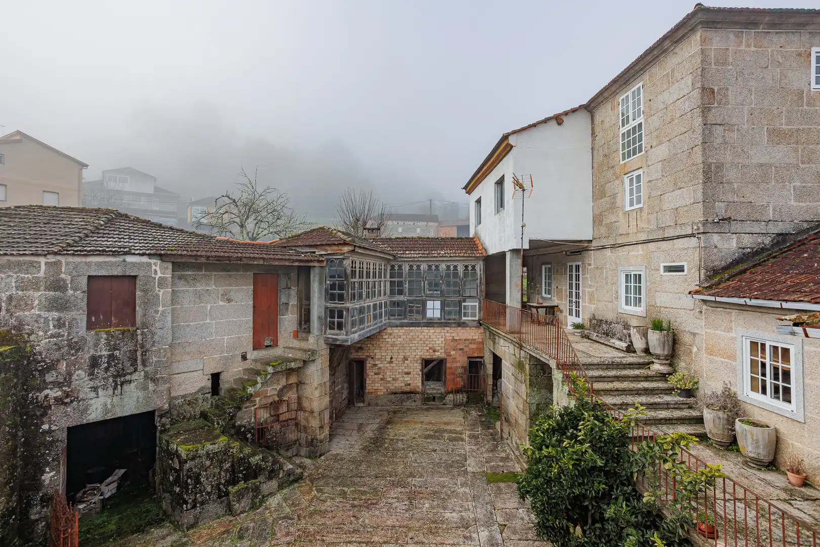 Vista exterior de Finca rústica en venda en Carballeda de Avia amb Moblat