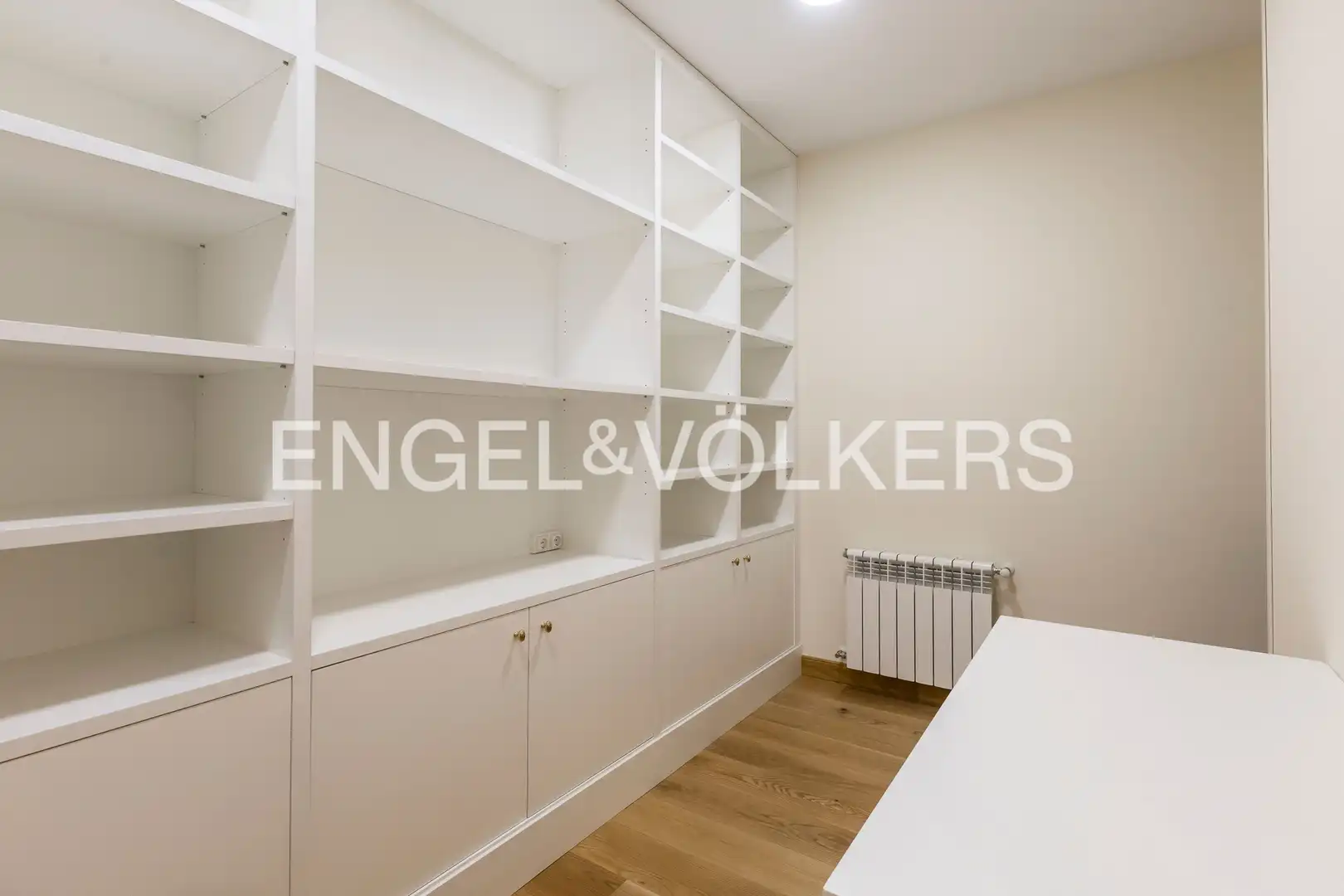 Houses for sale in Madrid  with Air Conditioner, Heating and Private garden