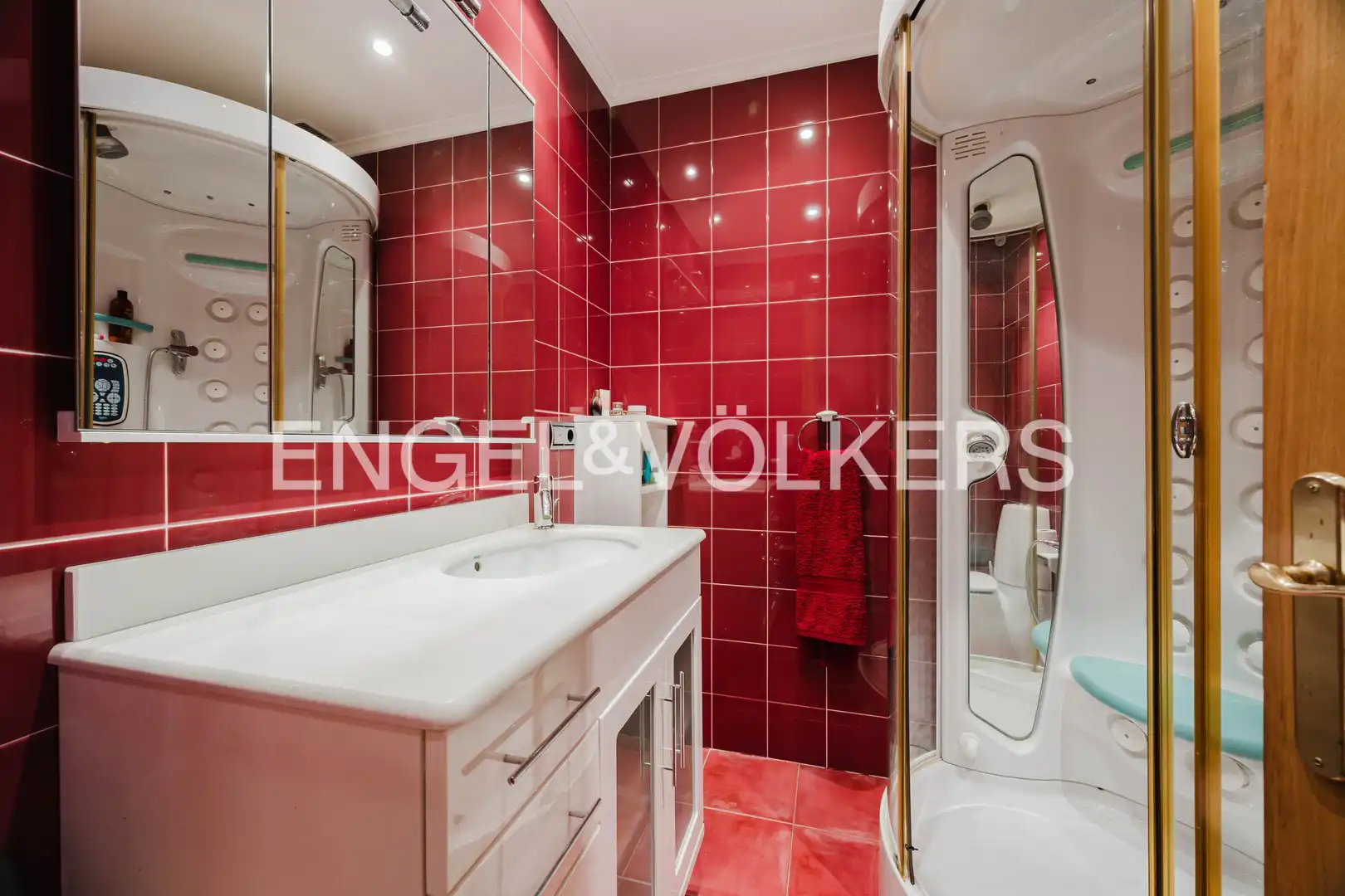 Bathroom of Houses for sale in Donostia - San Sebastián   with Air Conditioner, Heating and Private garden