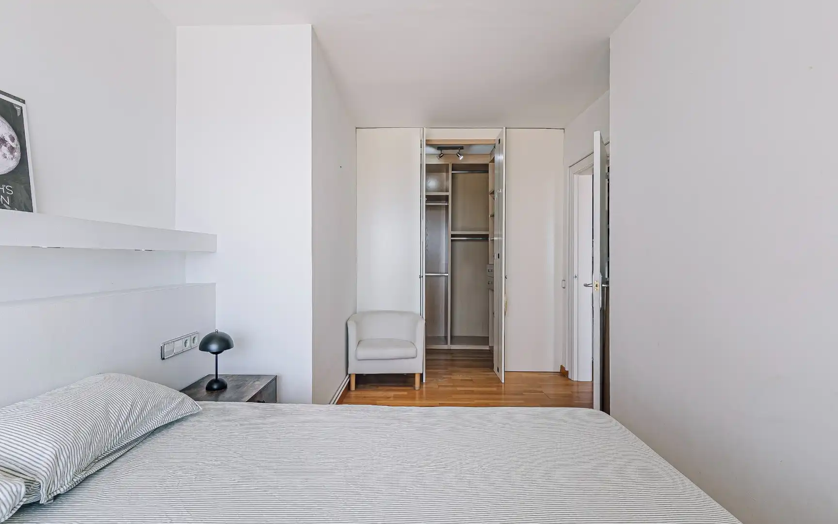 Schlafzimmer von Dachboden zum Verkauf in Barcelona mit Klimaanlage, Terrasse und Möbliert