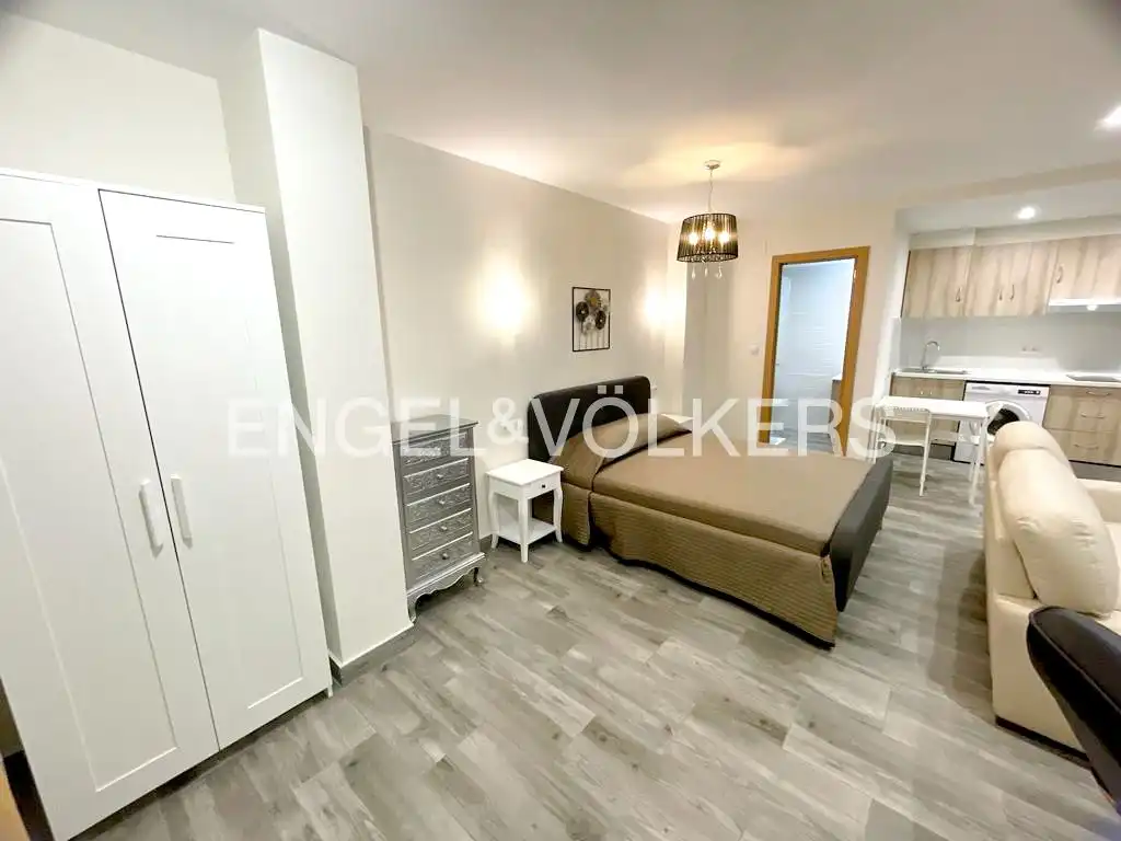 Bedroom of Apartments for rent in Valencia  with Air Conditioner, Heating and Terrace