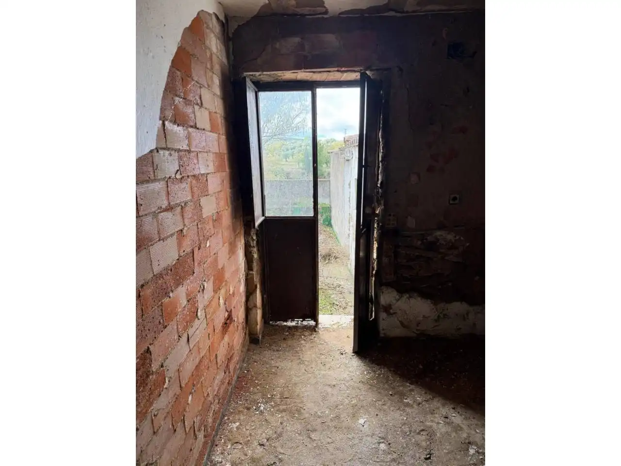 Casa adosada en venta en Segura de León