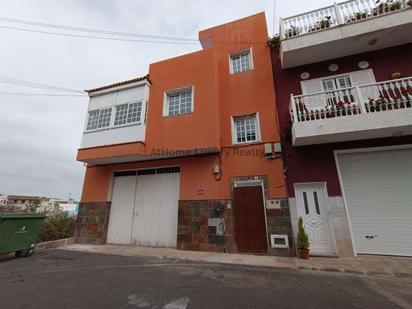 Exterior view of Single-family semi-detached for sale in Icod de los Vinos  with Terrace