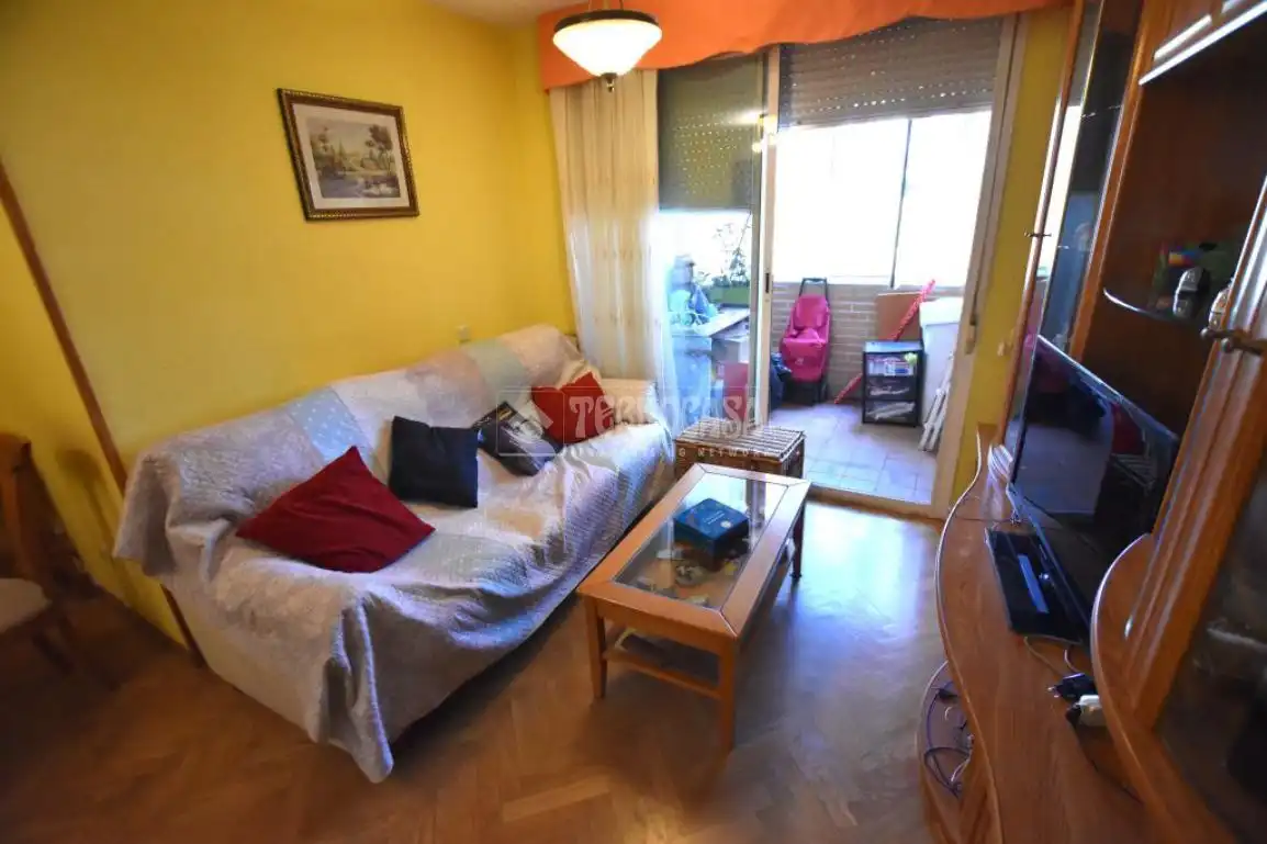 Dormitori de Pis en venda en Getafe amb Calefacció, Parquet i Terrassa