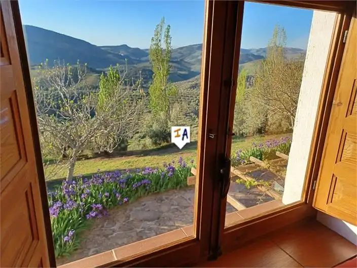 Finca rústica en venda a Huelma