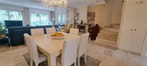 Casa con piscina en venta en Fotógrafo Francisco Cano, imagen 7