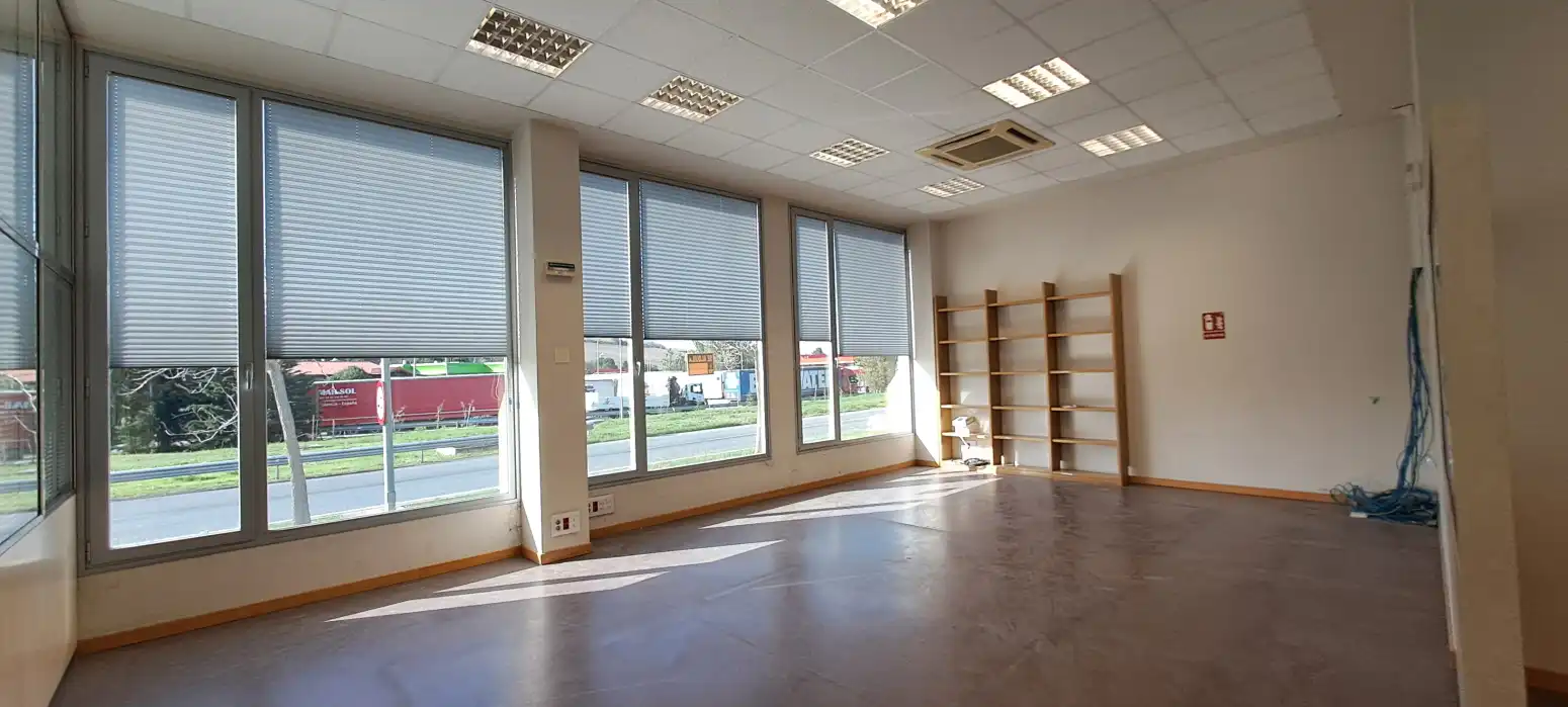 Oficina de alquiler en Valle de Elorz / Elortzibar con Calefacción
