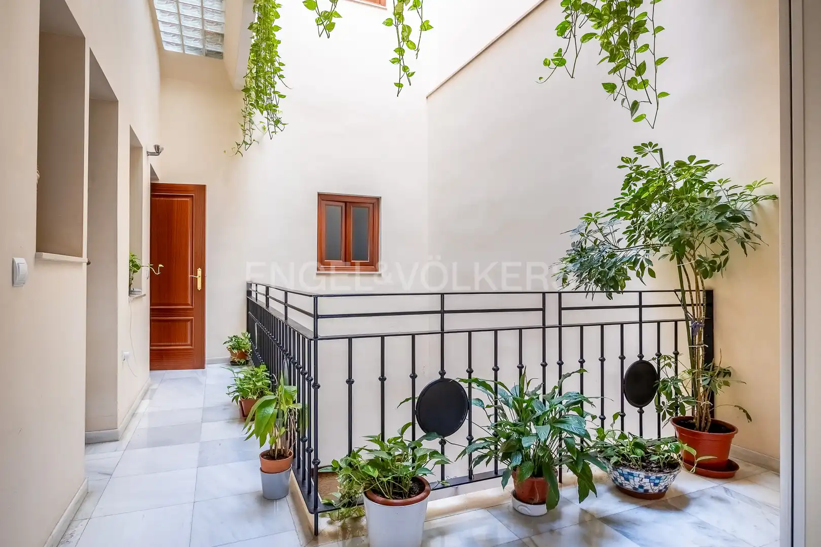 Houses for sale in Sevilla  with Air Conditioner, Heating and Storage room