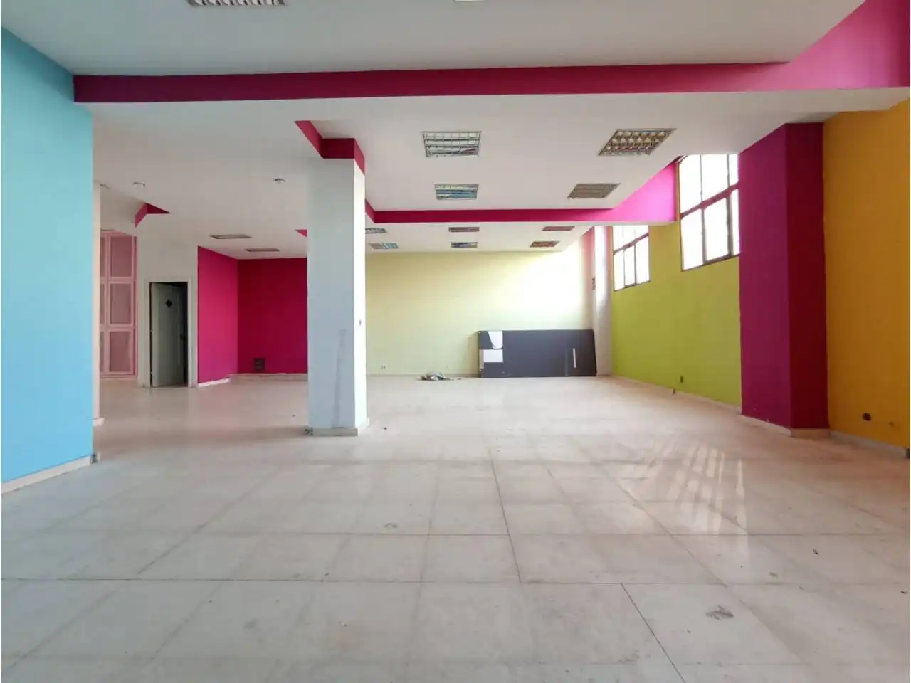 Business premises for sale in Calle Legión Española, imagen 21