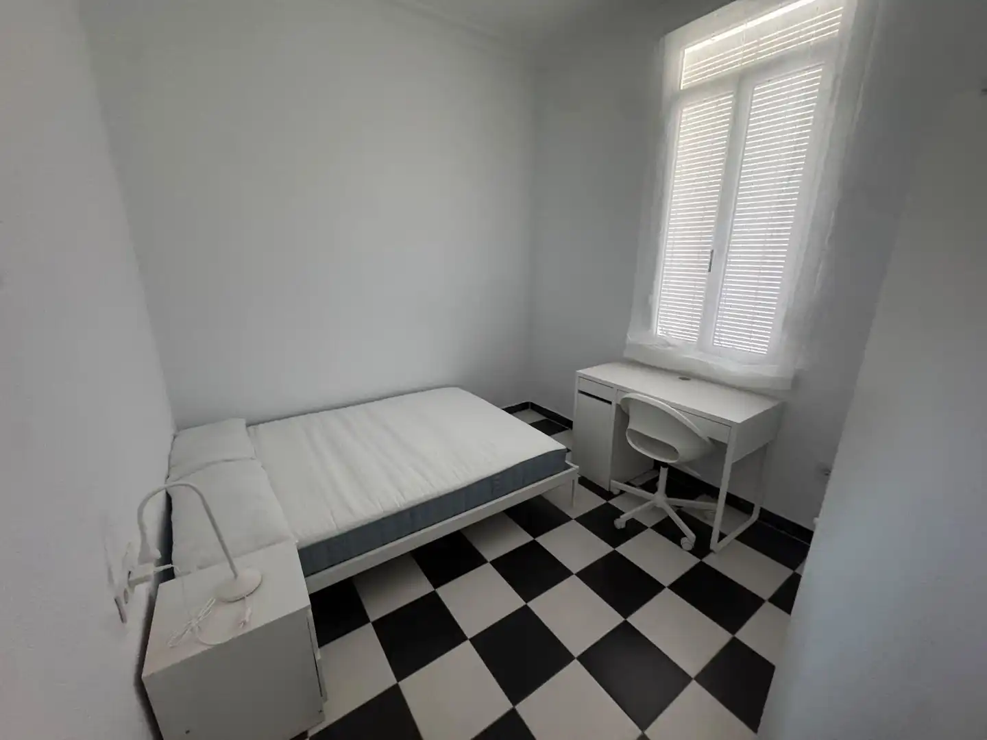 Bedroom of Flat for rent in Nervión