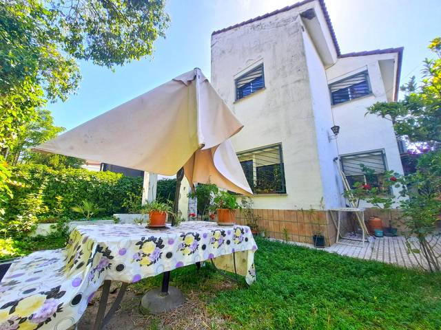 Casa adosada en Venta en Simon Verde