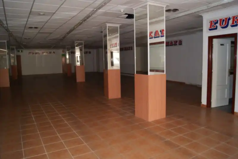 Local comercial en venda a Calle Caballero de Rodas 92, imagen 3