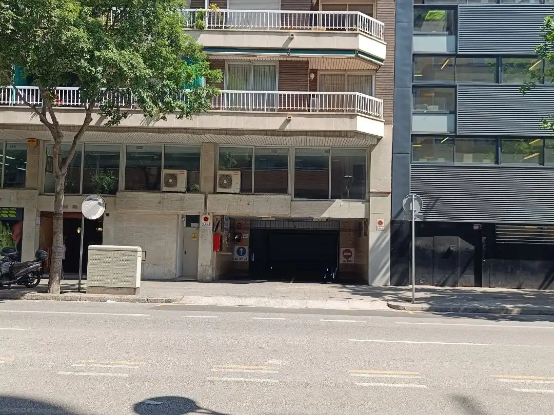 Doppio in vendita a Carrer de la Indústria 92, imagen 2