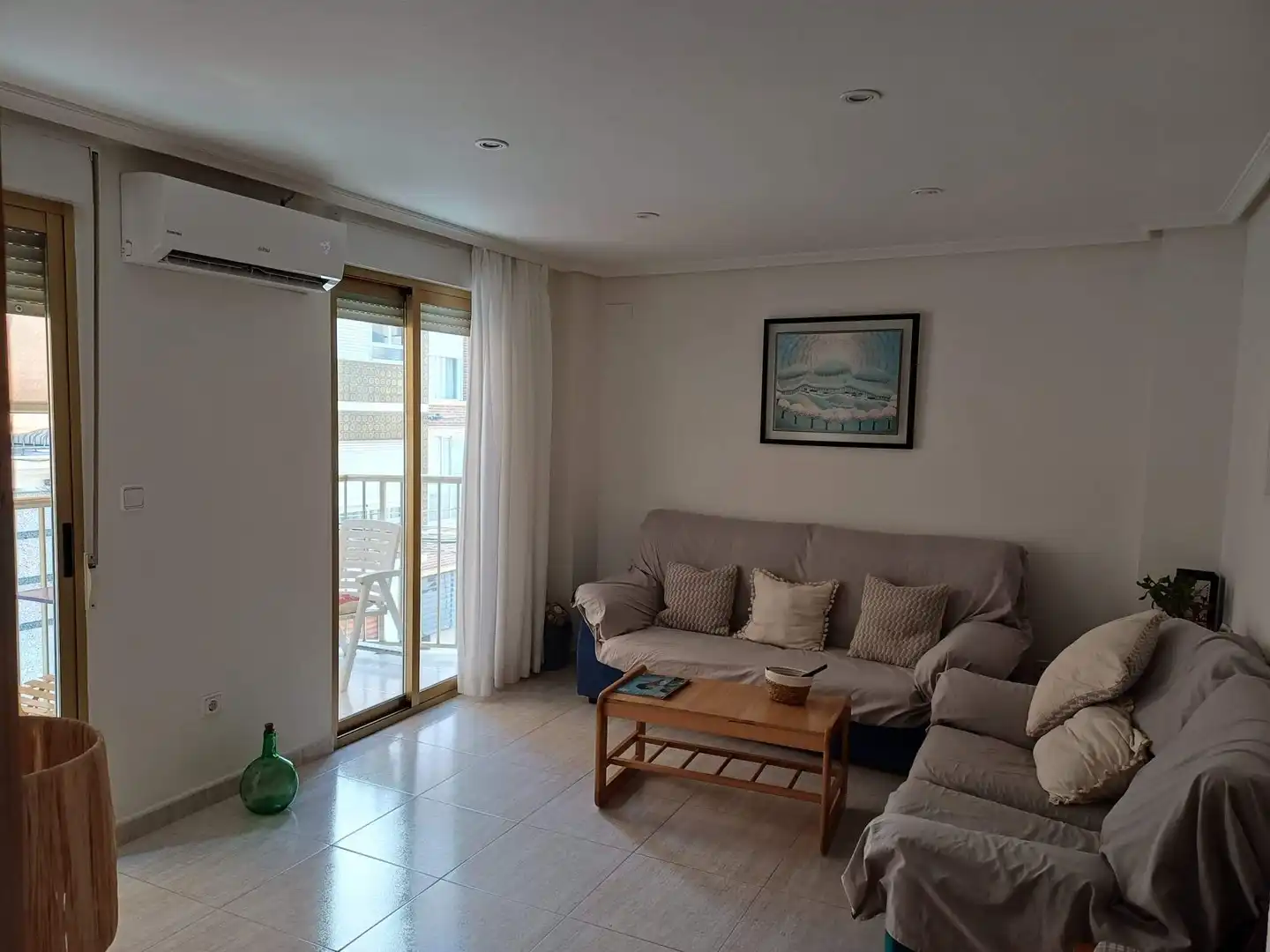 Sala de estar de Piso de alquiler en Santa Pola con Aire acondicionado, Terraza y Amueblado