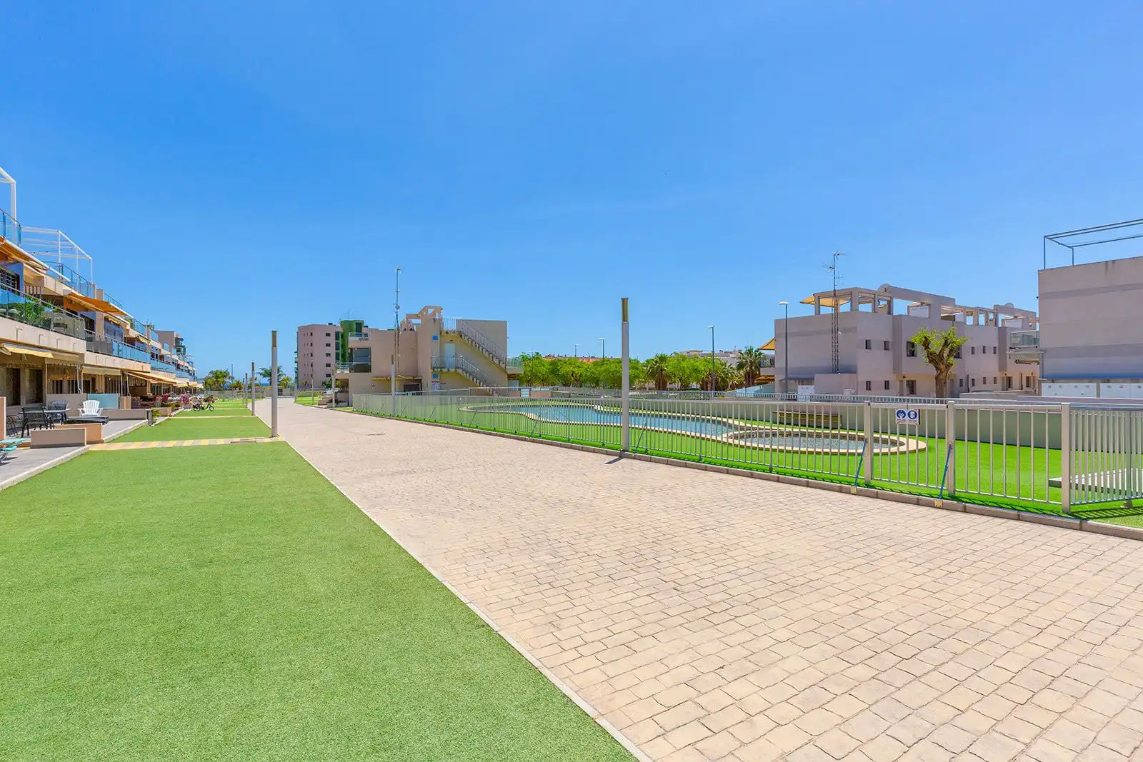 Piscina de Apartamento en venta en Pilar de la Horadada con Amueblado