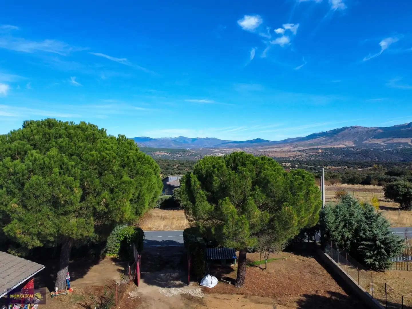 Vista exterior de Casa o xalet en venda en Puentes Viejas amb Jardí privat i Terrassa