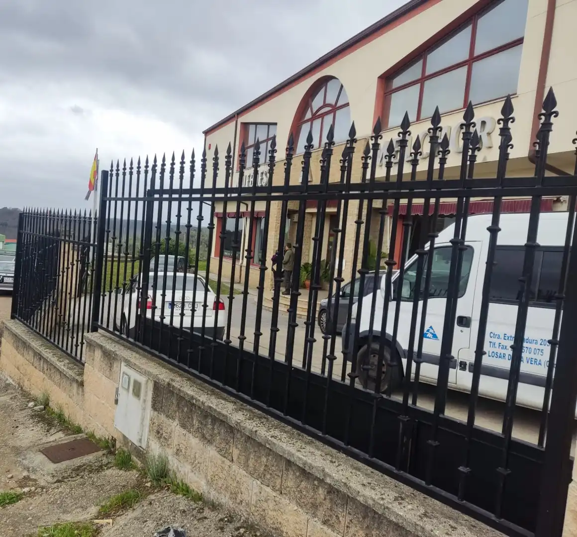 Local comercial en venta en Losar de la Vera, imagen 2