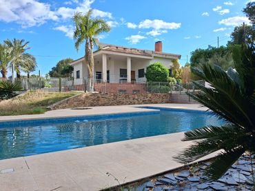Villa con giardino in vendita a Peña de las Águilas