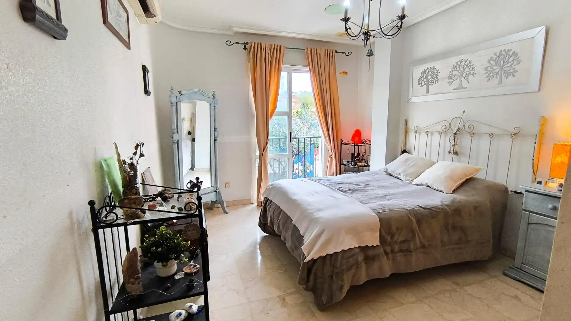 Habitación de Casa o chalet en venta en Murcia con Terraza, Piscina y Balcón