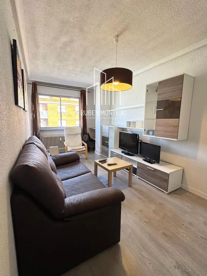 Wohnzimmer von Wohnung zur untervermieten in Salamanca mit Heizung, Terrasse und Möbliert