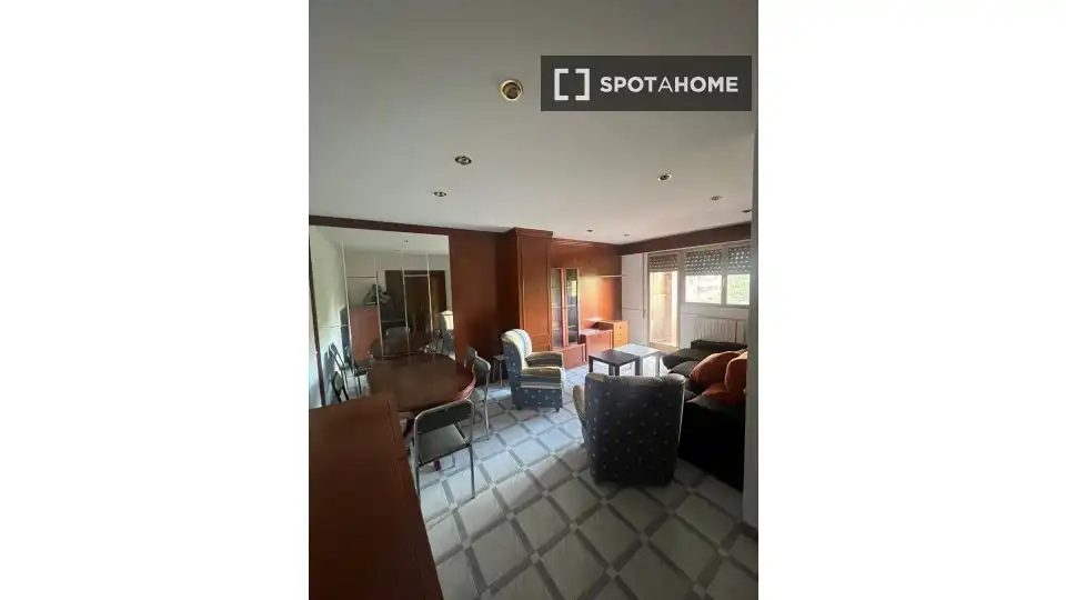 Room in Romareda