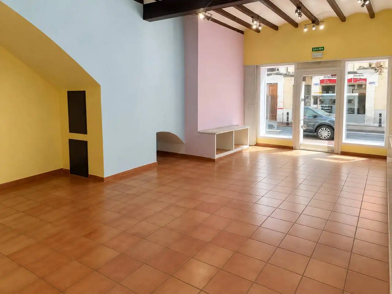 Geschaftsraum zur Miete in Oliva