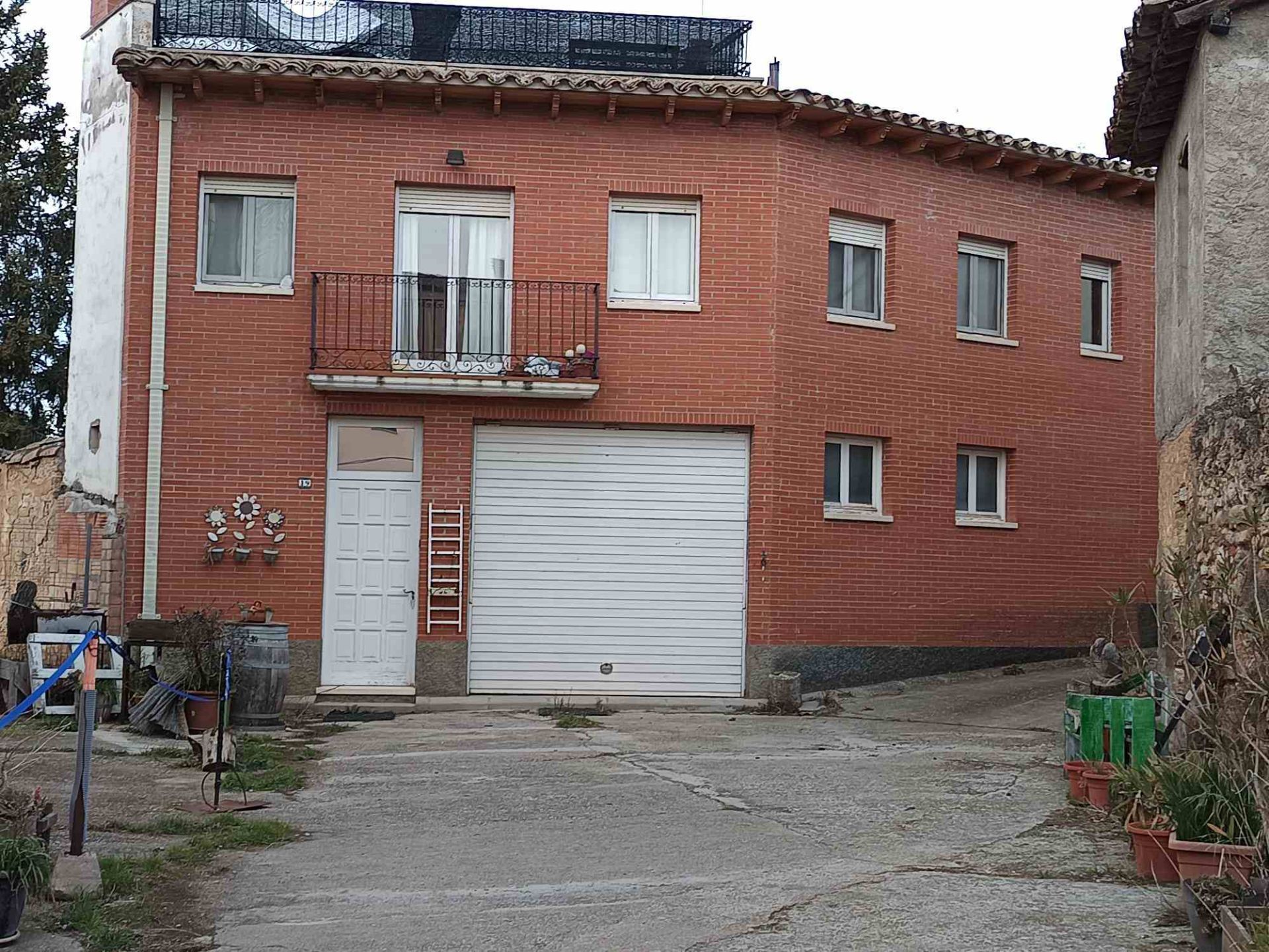Außenansicht von Country house zum verkauf in Secastilla mit Heizung, Terrasse und Abstellraum
