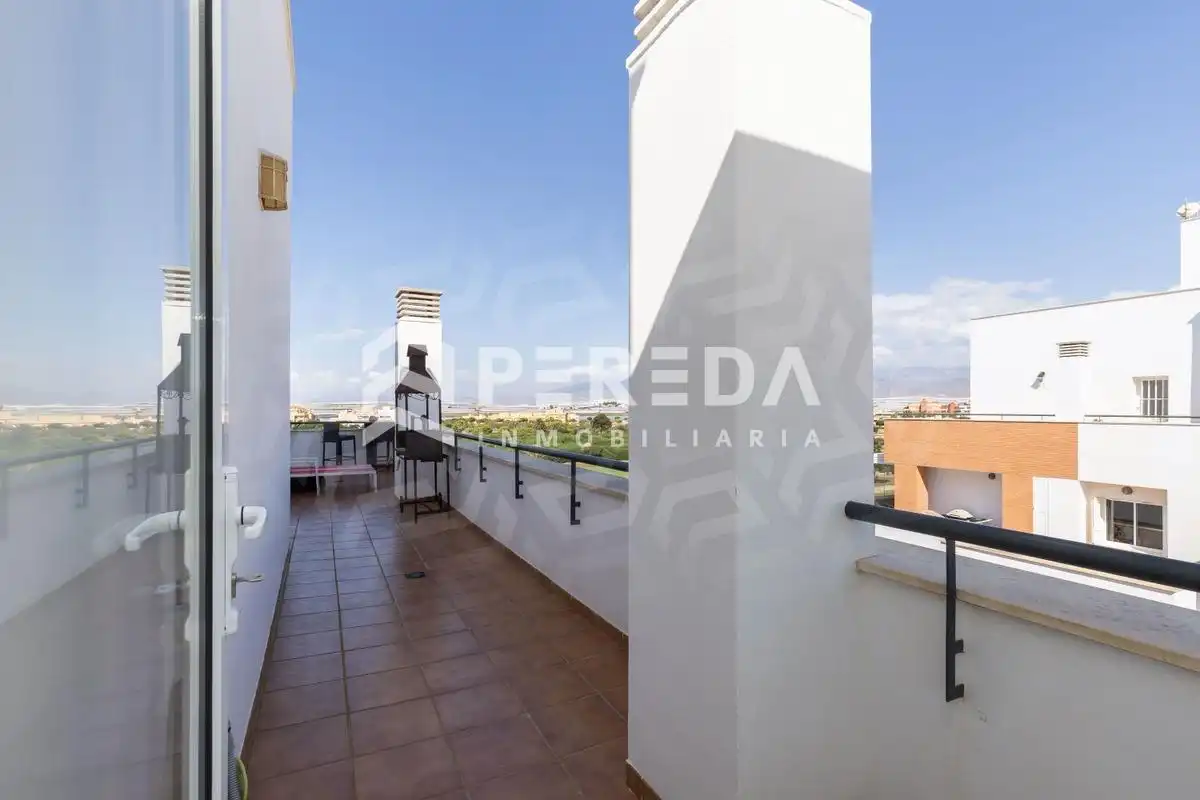 Terrasse von Dachboden zum Verkauf in Roquetas de Mar mit Privatgarten, Terrasse und Abstellraum