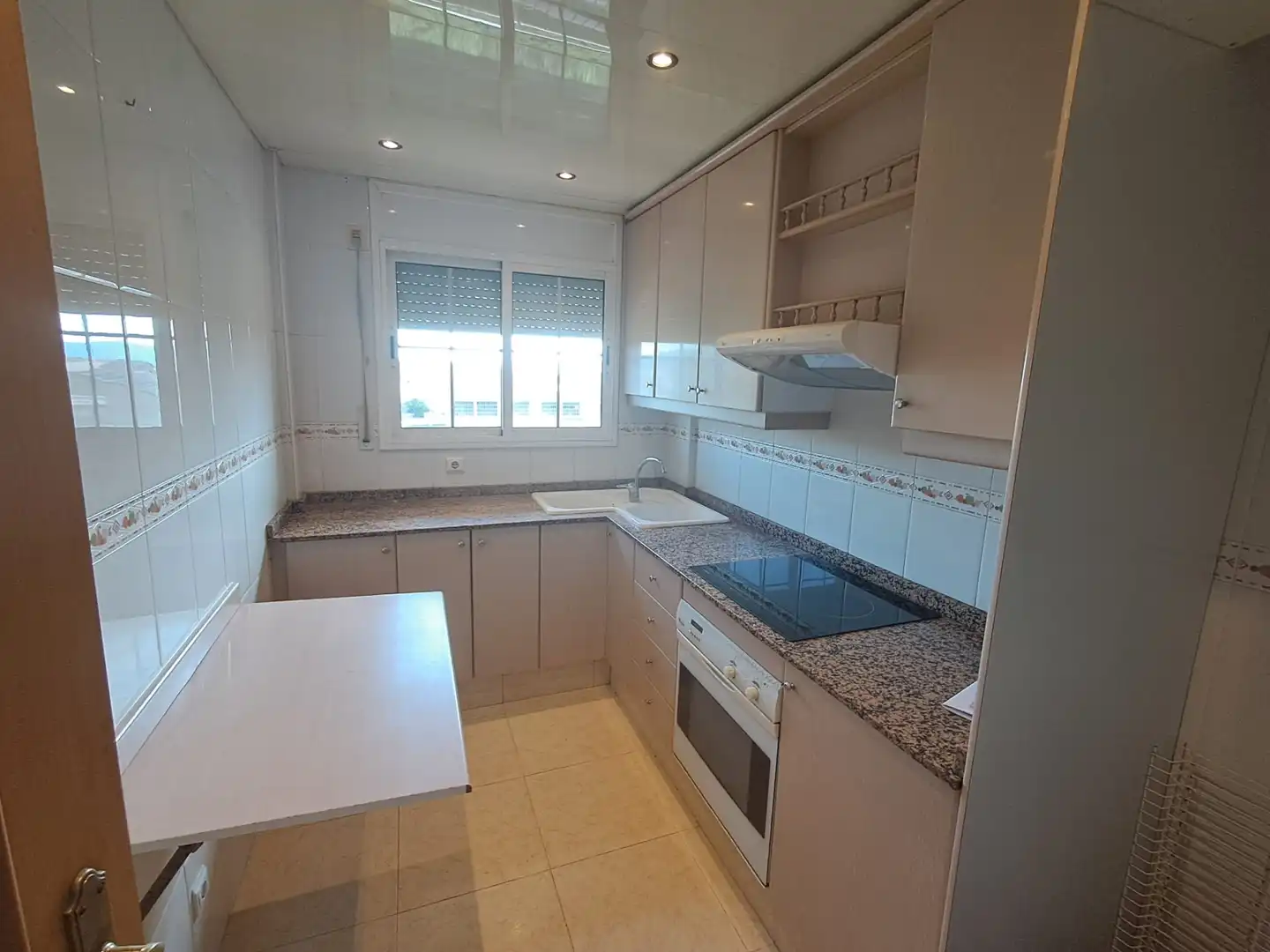 Cocina de Piso en venta en Sant Pere de Riudebitlles con Trastero y Balcón