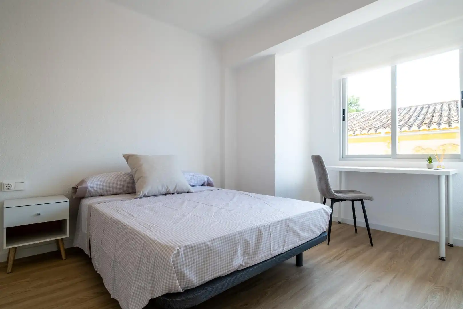 Habitación de Apartamento de alquiler en Moncada con Amueblado