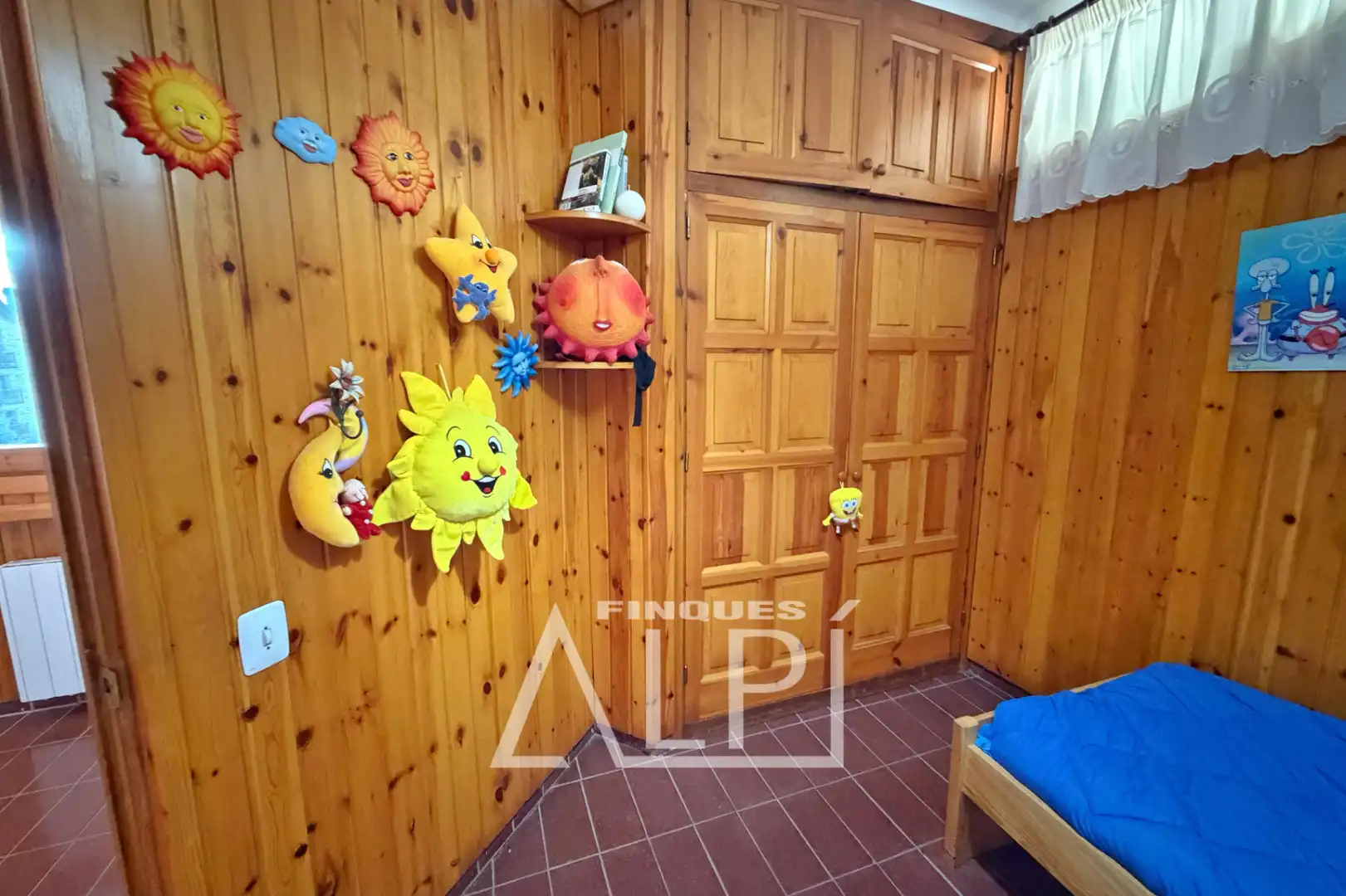 Apartments for sale in Alp  with Heating, Storage room and Furnished