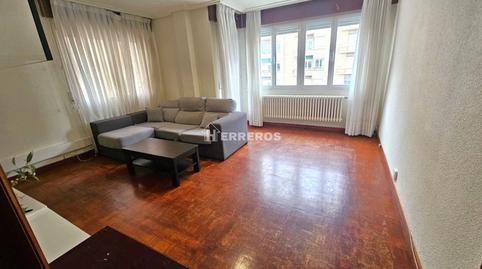 Foto 4 de Piso en venta en Avda. de la Paz, Residencia,  Logroño