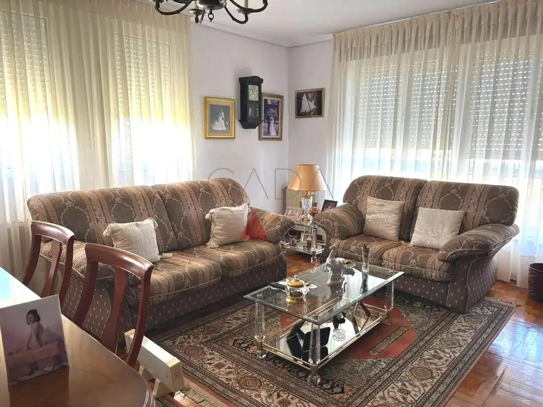 Sala de estar de Casa o chalet en venta en Medio Cudeyo con Calefacción, Terraza y Balcón