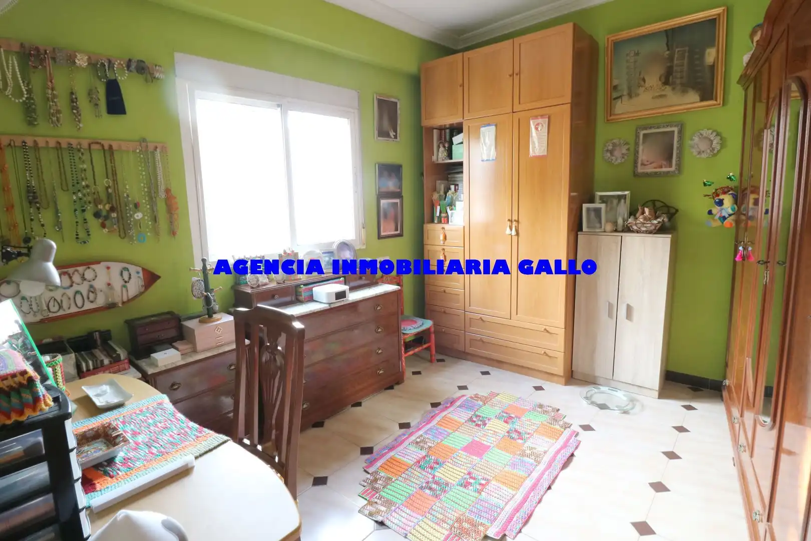 Dormitori de Casa adosada en venda en Sevilla amb Aire condicionat i Traster