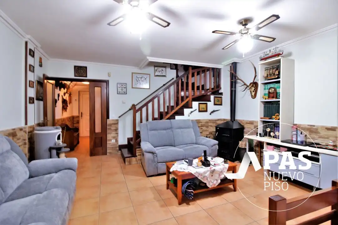 Haus mit Garten zum Verkauf in Barrio la Lastra, imagen 2