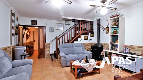 Oruña de Piélagos. En venta chalet en esquina, con jardín y amplio garaje, imatge 2