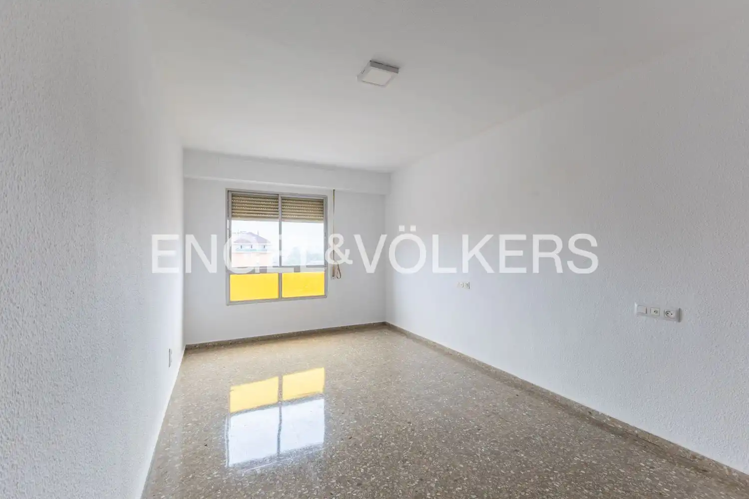 Attic for rent in Valencia  with Air Conditioner, Heating and Terrace