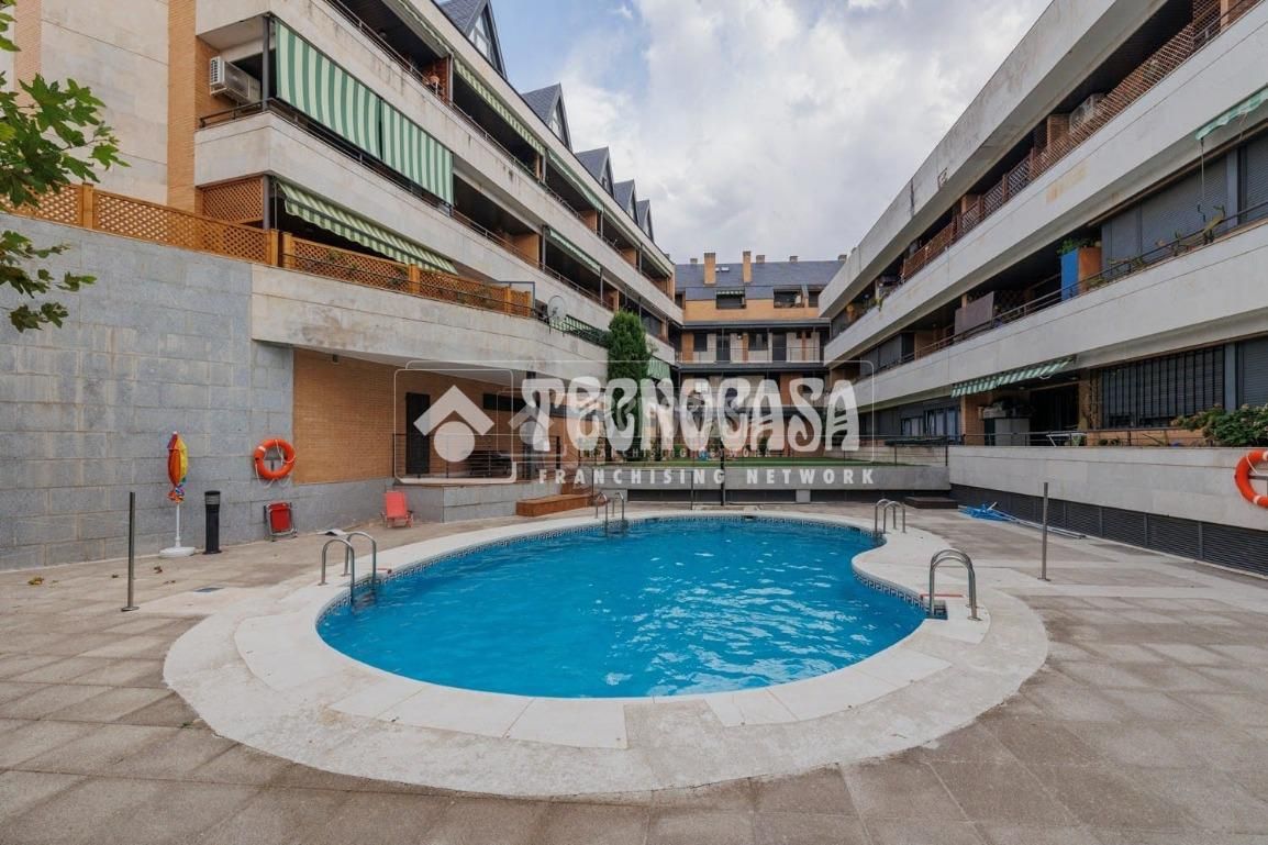 Swimming pool of Flat for sale in Torrelodones  with Heating, Terrace and Community pool