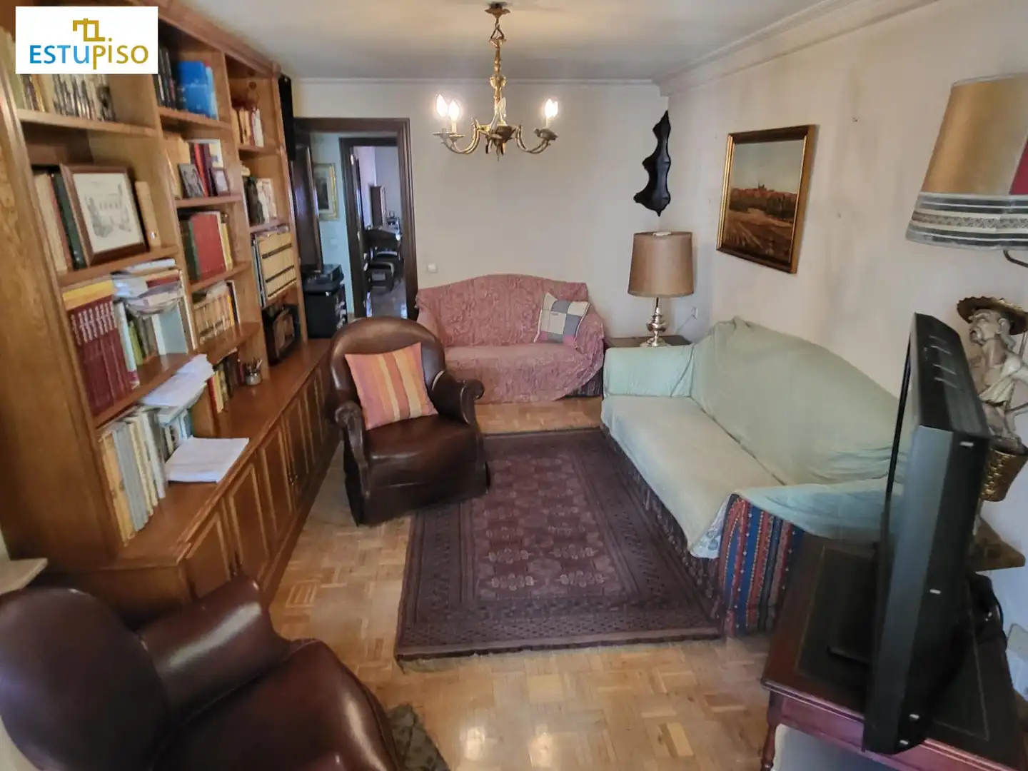 Sala de estar de Piso en venta en León Capital  con Parquet